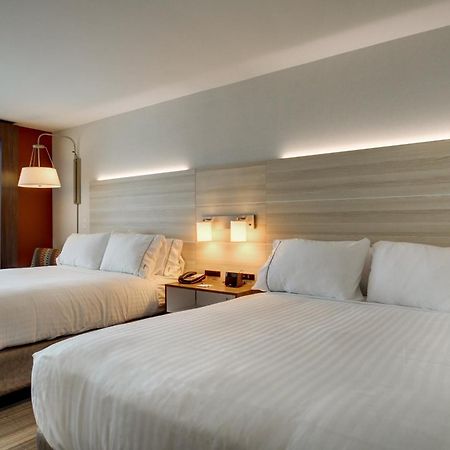 Holiday Inn Express & Suites Galesburg By Ihg Εξωτερικό φωτογραφία