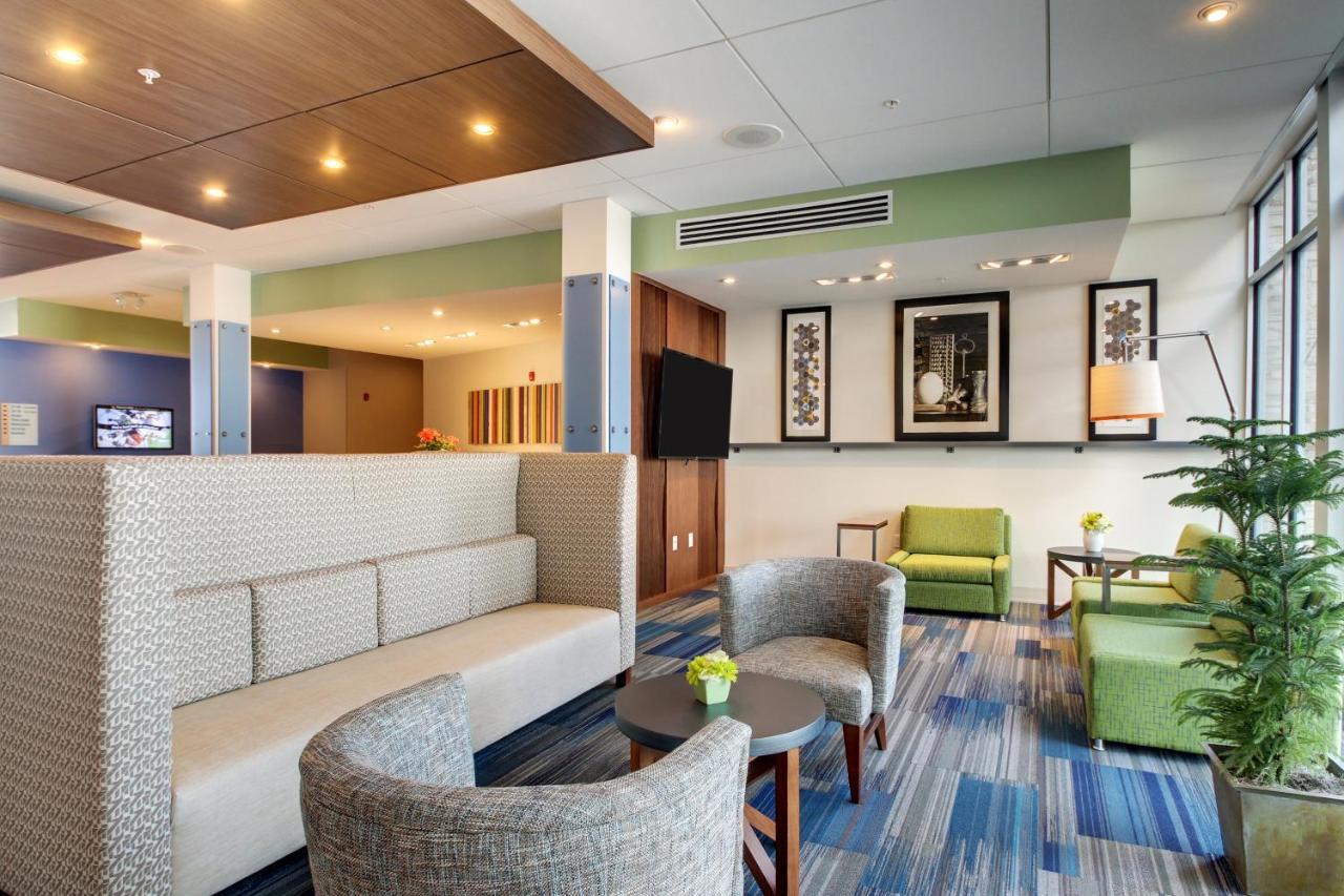Holiday Inn Express & Suites Galesburg By Ihg Εξωτερικό φωτογραφία