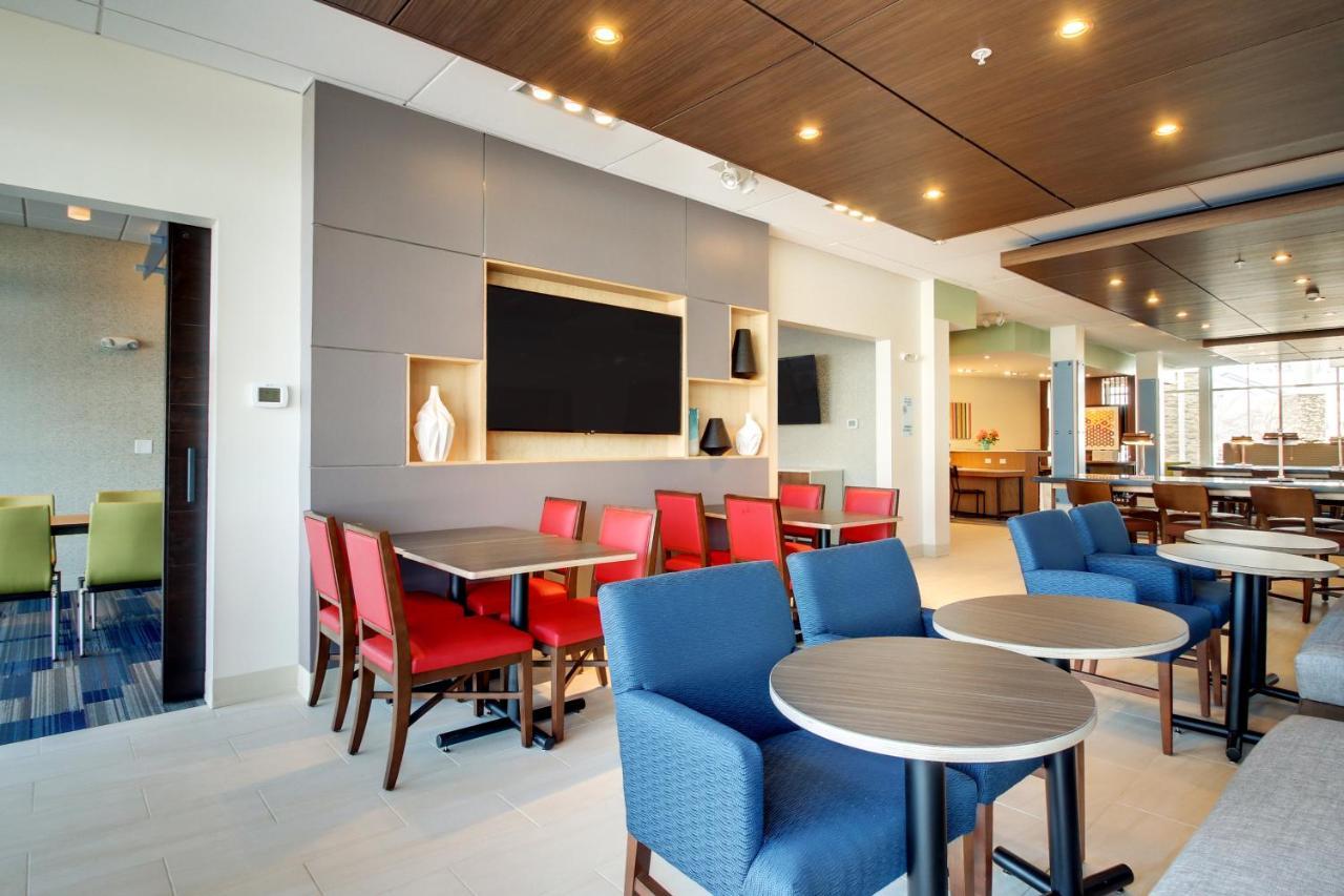 Holiday Inn Express & Suites Galesburg By Ihg Εξωτερικό φωτογραφία