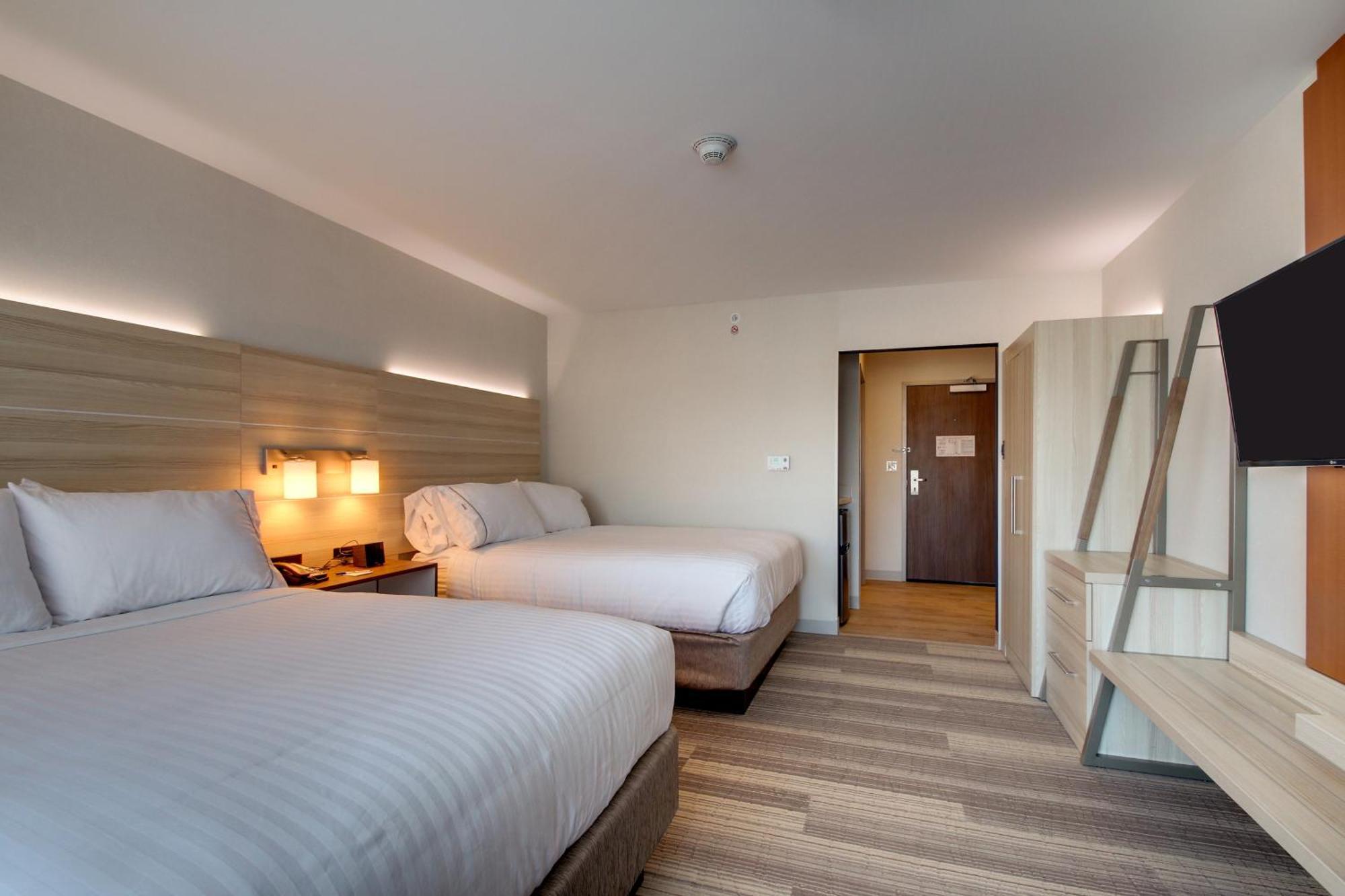 Holiday Inn Express & Suites Galesburg By Ihg Εξωτερικό φωτογραφία